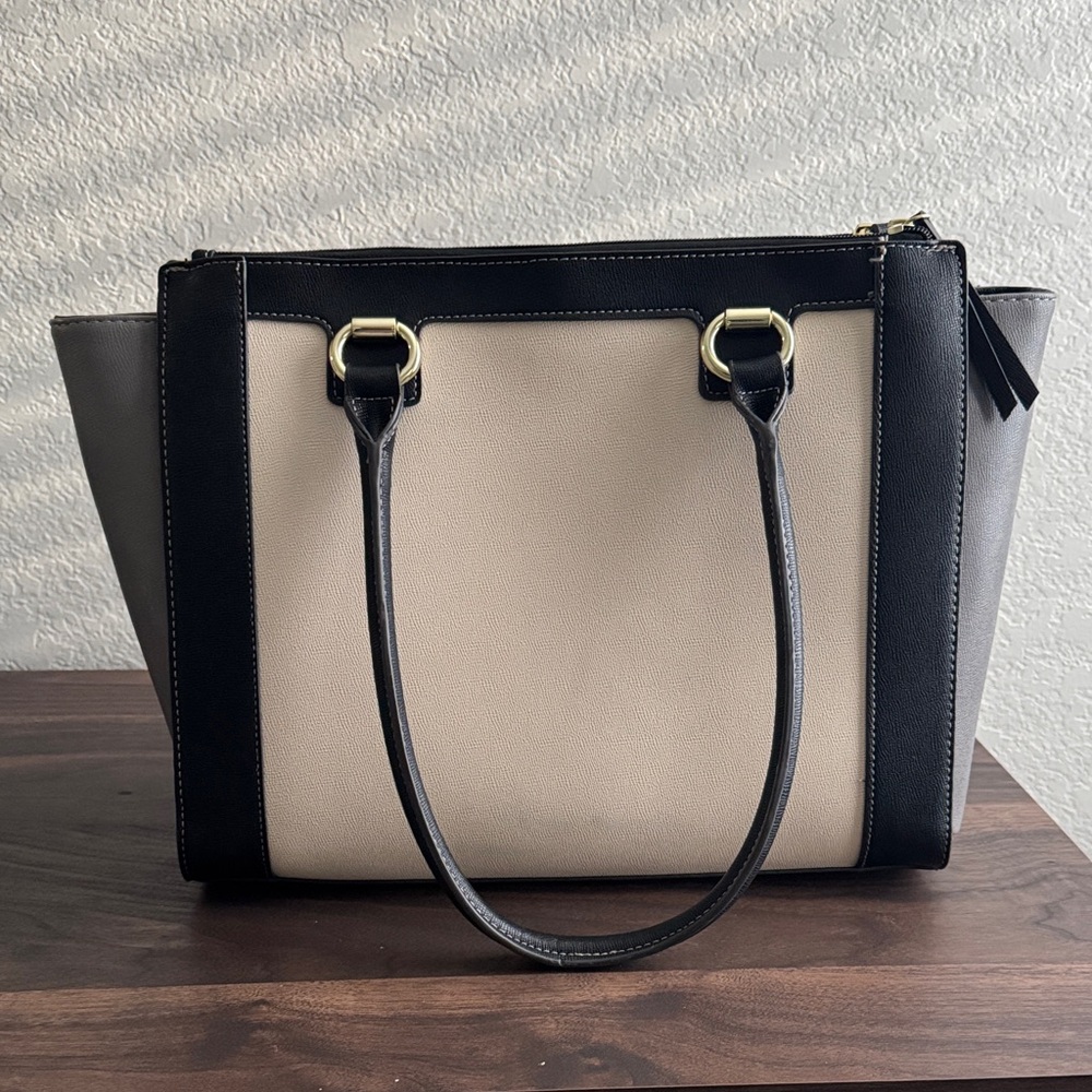 Liz Claiborne Black and Cream Tote Bag